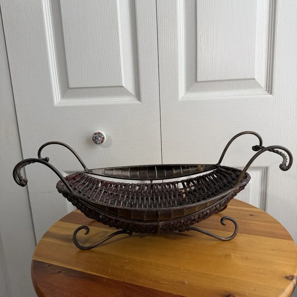 Woven Rattan Metal Centerpiece Basket Dining Room Living‎ Room Decor